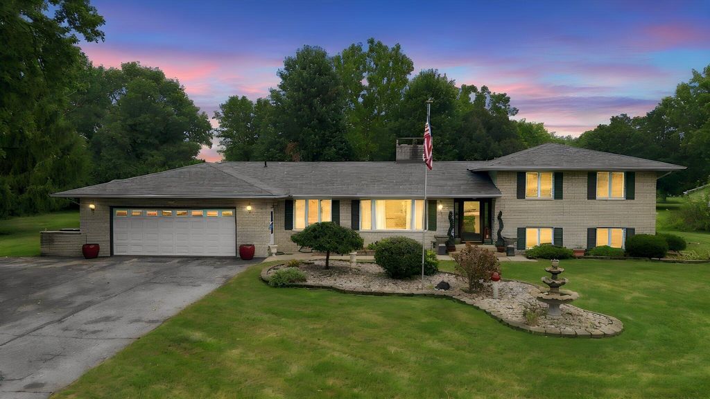 247 Westgate Drive, Valparaiso, IN 46385