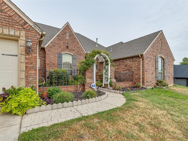 19605 Talavera Lane, Edmond, OK 73012