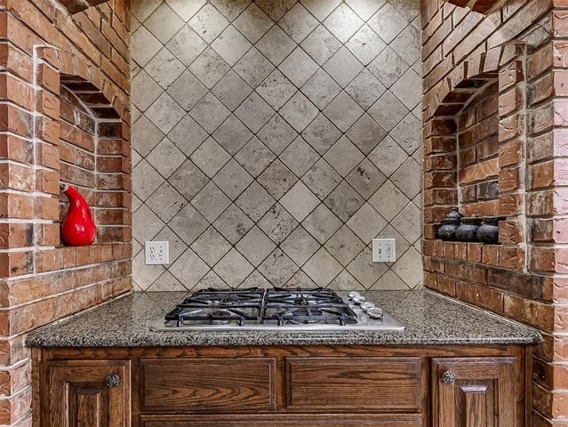19605 Talavera Lane, Edmond, OK 73012