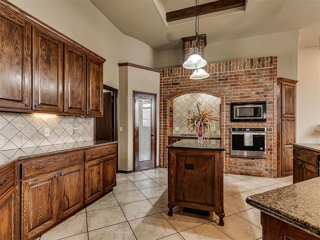 19605 Talavera Lane, Edmond, OK 73012