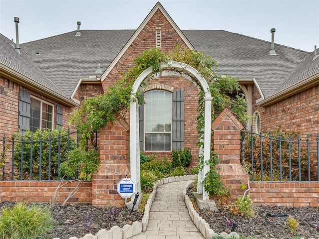 19605 Talavera Lane, Edmond, OK 73012