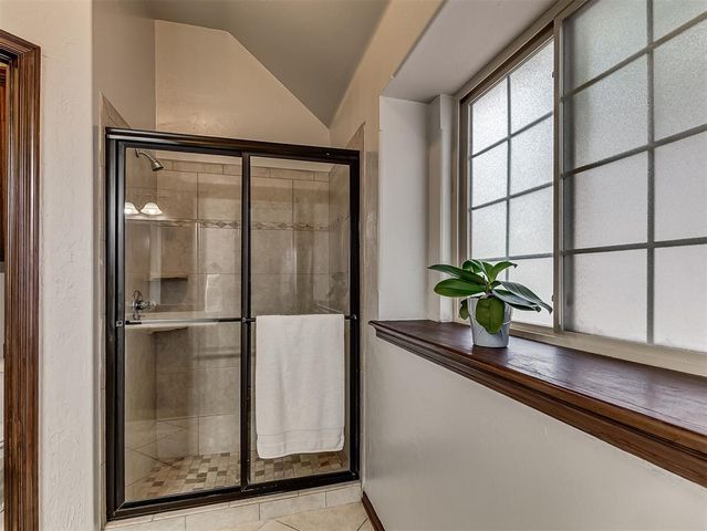 19605 Talavera Lane, Edmond, OK 73012
