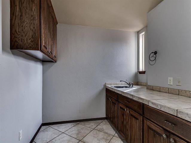 19605 Talavera Lane, Edmond, OK 73012