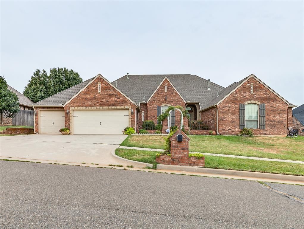 19605 Talavera Lane, Edmond, OK 73012