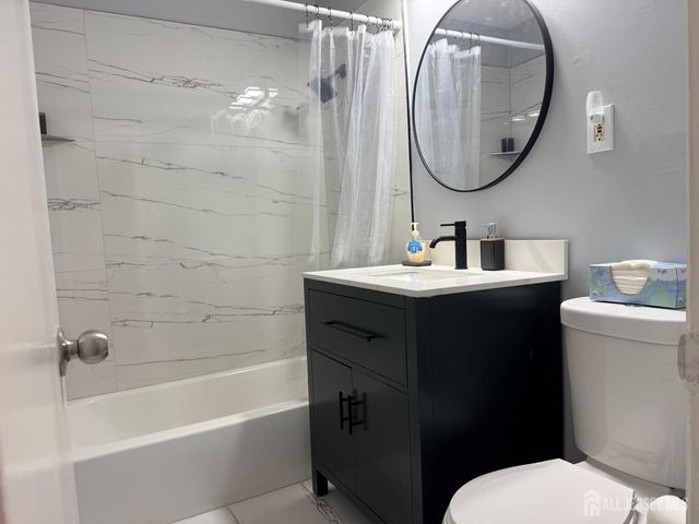 128 College Drive, Edison, NJ 08817