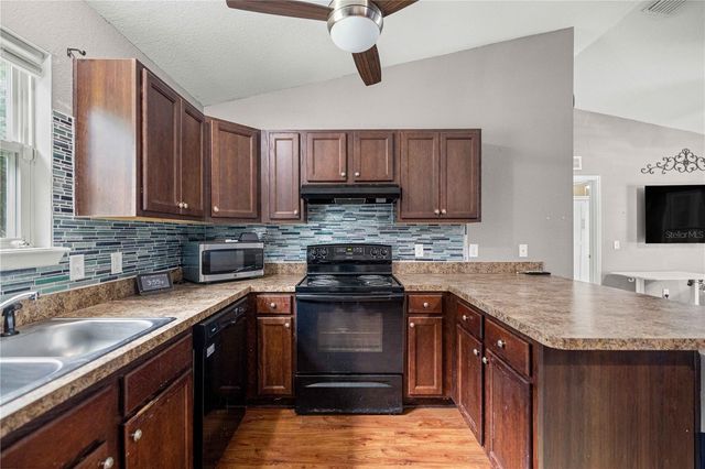 94 WILLOW ROAD, Ocala, FL 34472