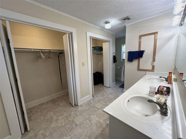 258 South Washington ST, La Grange, TX 78945