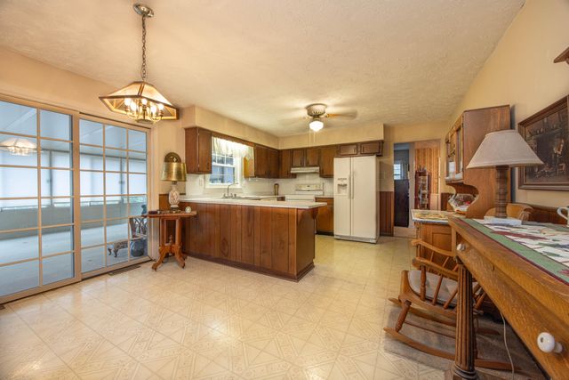 145 Woodmont Drive, Paris, KY 40361