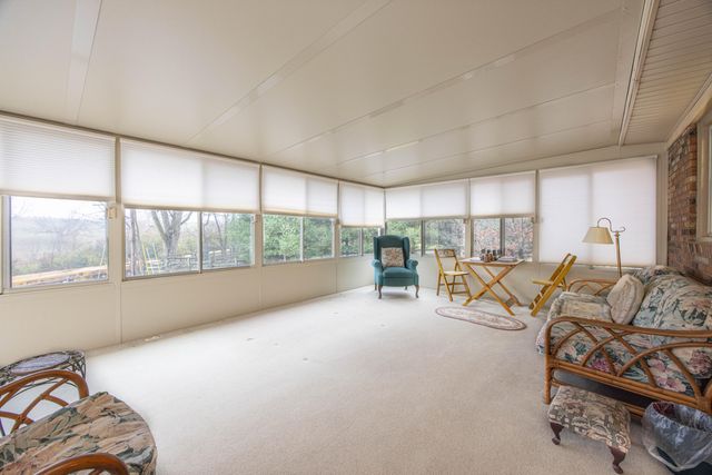 145 Woodmont Drive, Paris, KY 40361