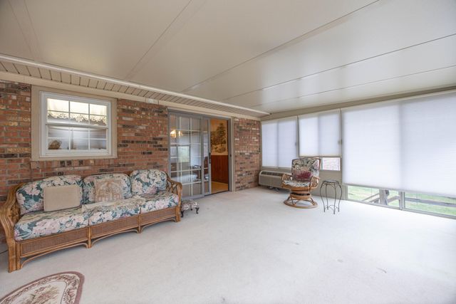 145 Woodmont Drive, Paris, KY 40361