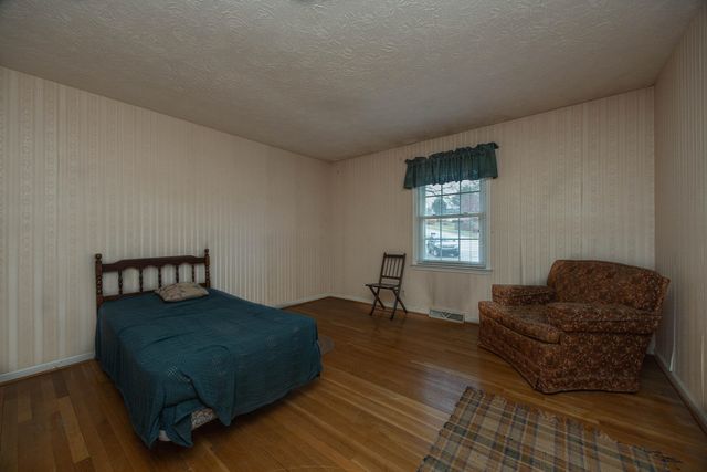 145 Woodmont Drive, Paris, KY 40361