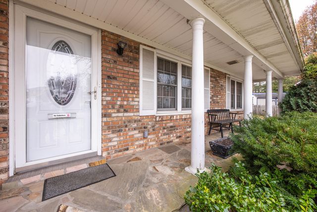 145 Woodmont Drive, Paris, KY 40361