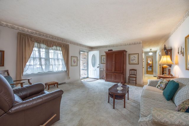 145 Woodmont Drive, Paris, KY 40361