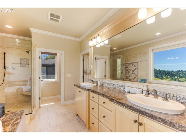 6643 Nw MERIDIAN RIDGE Dr, Portland, OR 97210