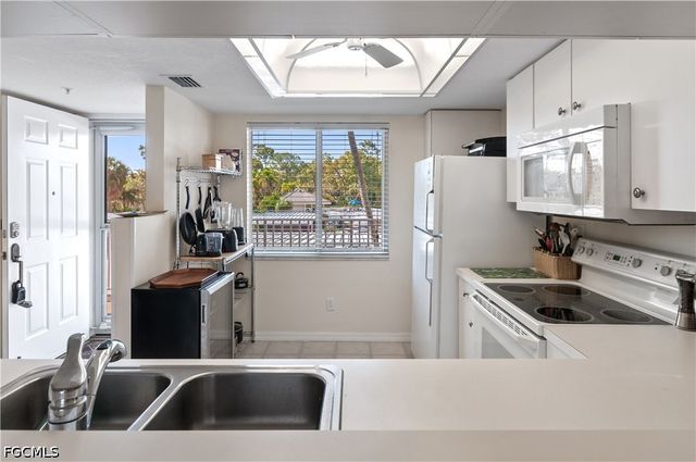 20111 Ian CT 204, Estero, FL 33928