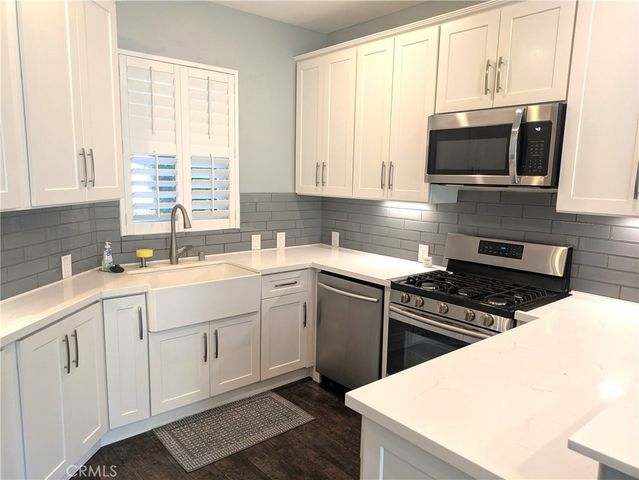 550 Lorabel Way C, Simi Valley, CA 93065