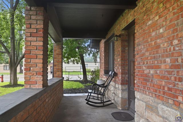 1934 NW Fillmore ST, Topeka, KS 66608