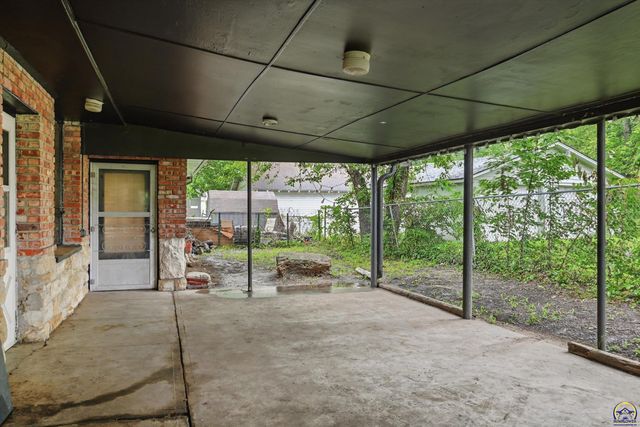1934 NW Fillmore ST, Topeka, KS 66608
