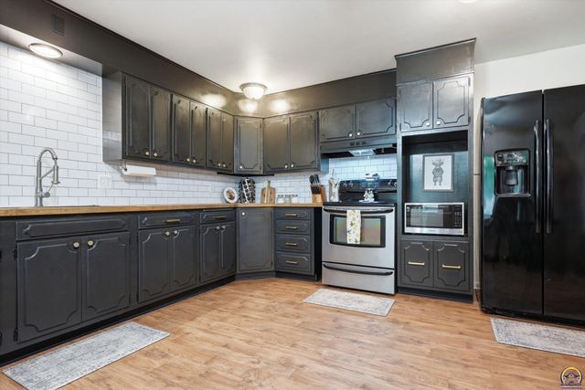 1934 NW Fillmore ST, Topeka, KS 66608