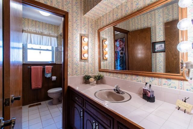 3405 Oak Grove Drive, Midwest City, OK 73110