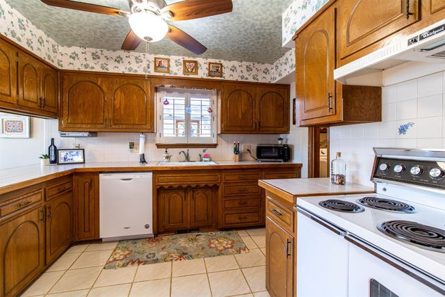 3405 Oak Grove Drive, Midwest City, OK 73110