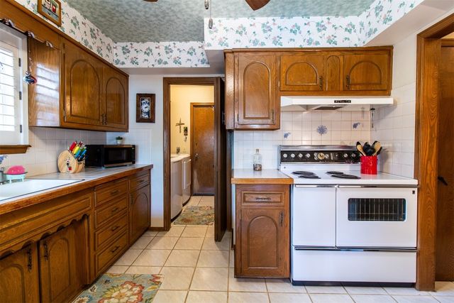 3405 Oak Grove Drive, Midwest City, OK 73110