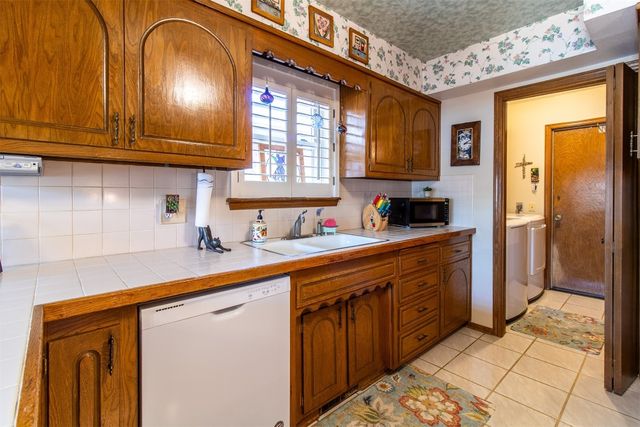 3405 Oak Grove Drive, Midwest City, OK 73110