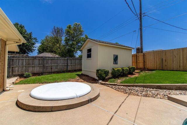 3405 Oak Grove Drive, Midwest City, OK 73110
