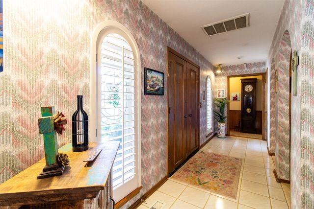 3405 Oak Grove Drive, Midwest City, OK 73110