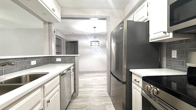 1311 Antoine Drive 219, Houston, TX 77055