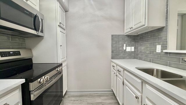 1311 Antoine Drive 219, Houston, TX 77055