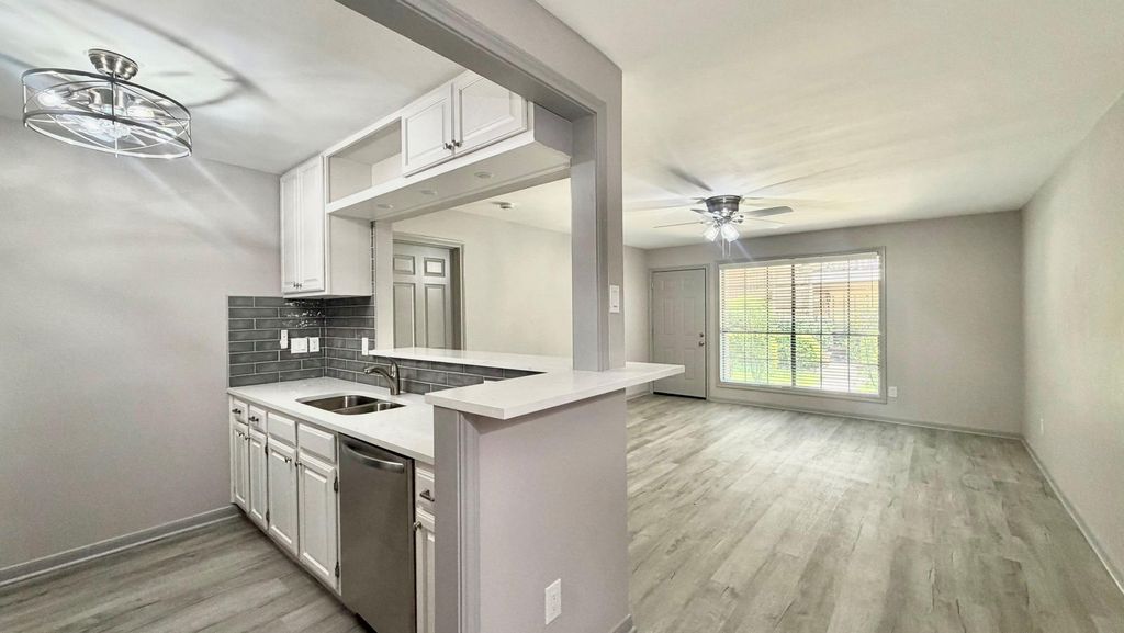 1311 Antoine Drive 219, Houston, TX 77055