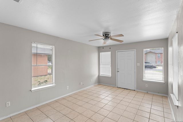 7575 Windsor Oaks, San Antonio, TX 78239