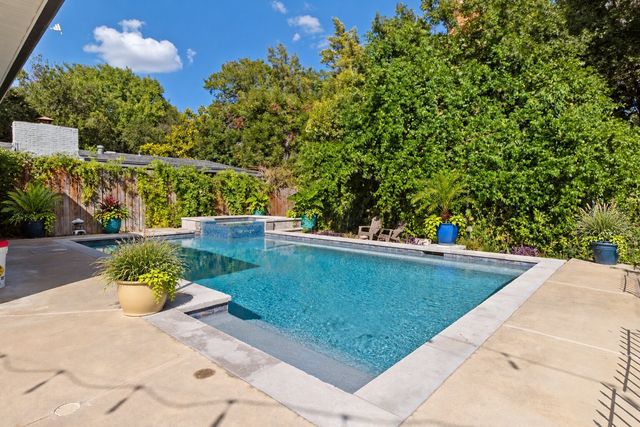 2868 Ripplewood Drive, Dallas, TX 75228