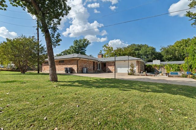 2868 Ripplewood Drive, Dallas, TX 75228