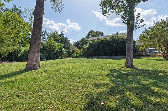 2868 Ripplewood Drive, Dallas, TX 75228
