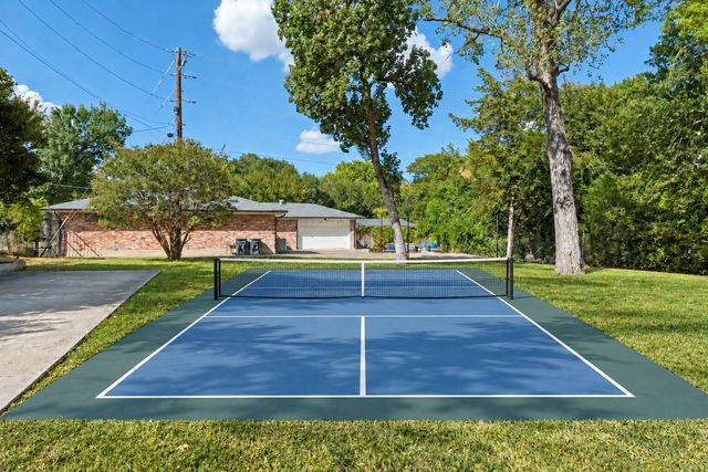 2868 Ripplewood Drive, Dallas, TX 75228