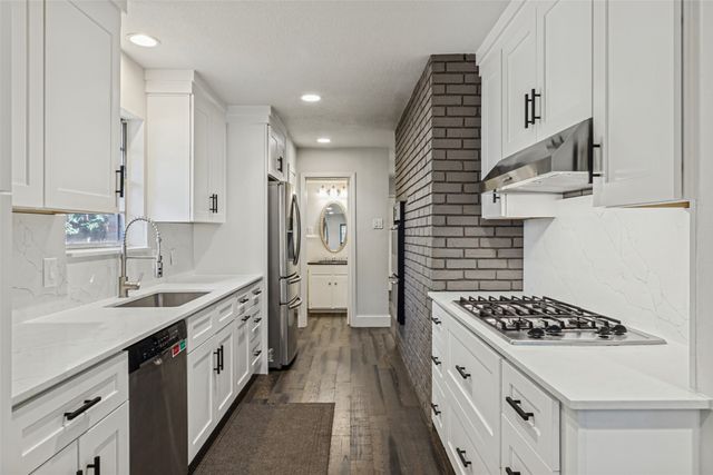 2868 Ripplewood Drive, Dallas, TX 75228