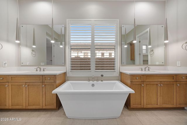 3509 E BLOOMFIELD Parkway, Gilbert, AZ 85296