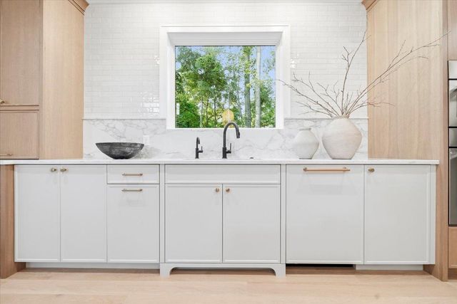 85 Brentwood Avenue, Excelsior, MN 55331
