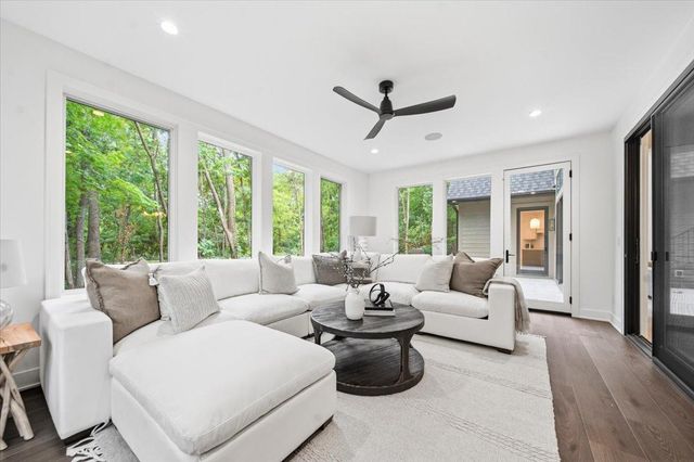 85 Brentwood Avenue, Excelsior, MN 55331