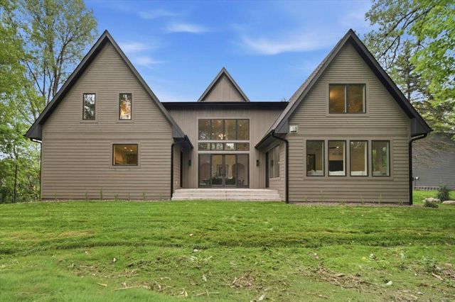 85 Brentwood Avenue, Excelsior, MN 55331