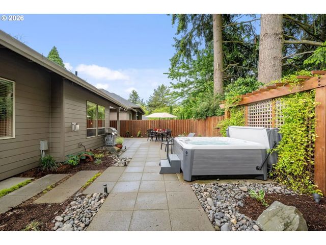 1712 Sw 88TH Ave, Portland, OR 97225