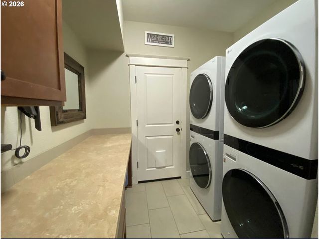 1712 Sw 88TH Ave, Portland, OR 97225