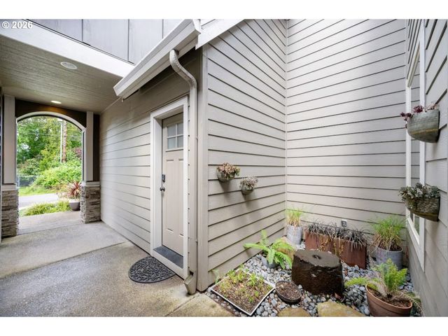 1712 Sw 88TH Ave, Portland, OR 97225