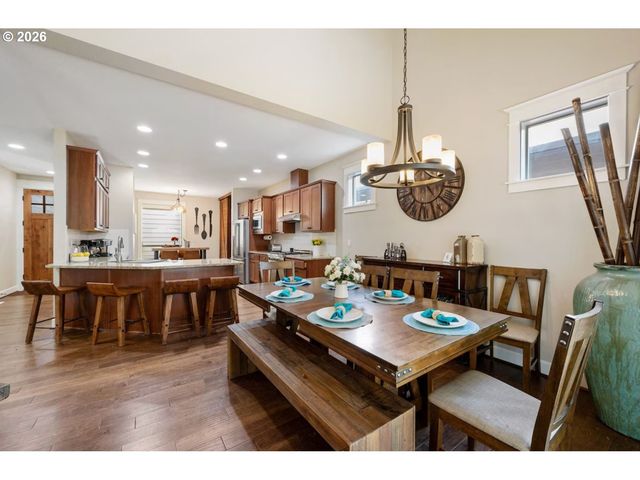 1712 Sw 88TH Ave, Portland, OR 97225