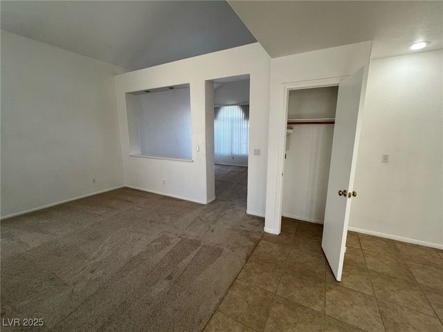 7968 Dinsmore Drive, Las Vegas, NV 89117