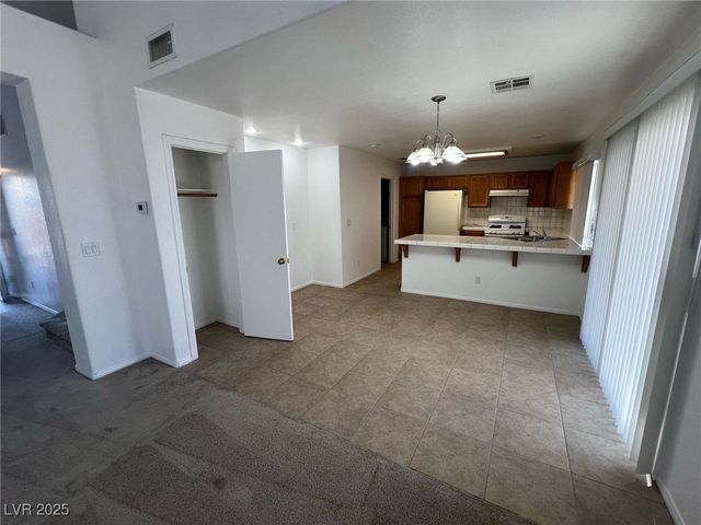 7968 Dinsmore Drive, Las Vegas, NV 89117