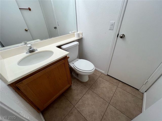 7968 Dinsmore Drive, Las Vegas, NV 89117