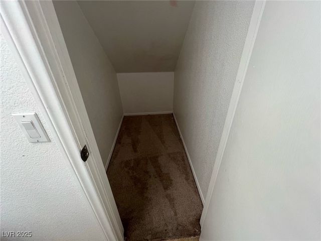 7968 Dinsmore Drive, Las Vegas, NV 89117